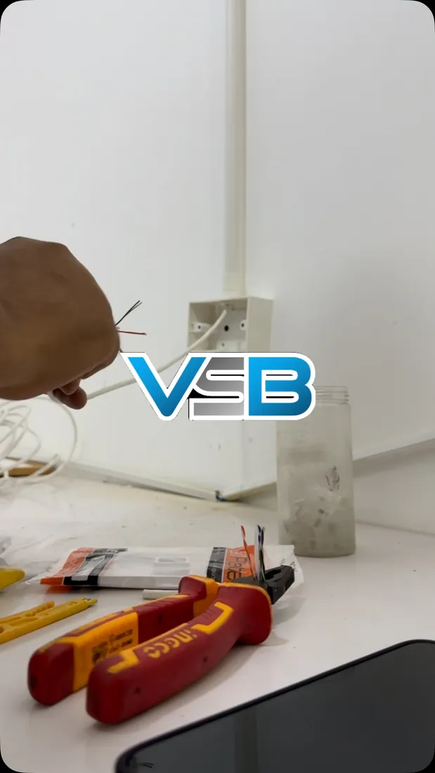 Herramientas y conectores RJ45 para cableado